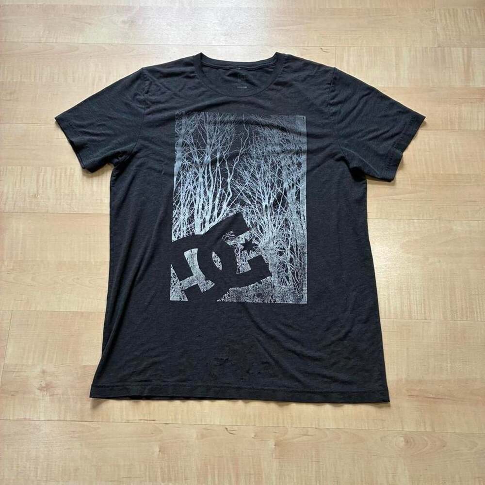 DC Shoes Graphic T-Shirt Size Large Charcoal Heather Distressed Skate